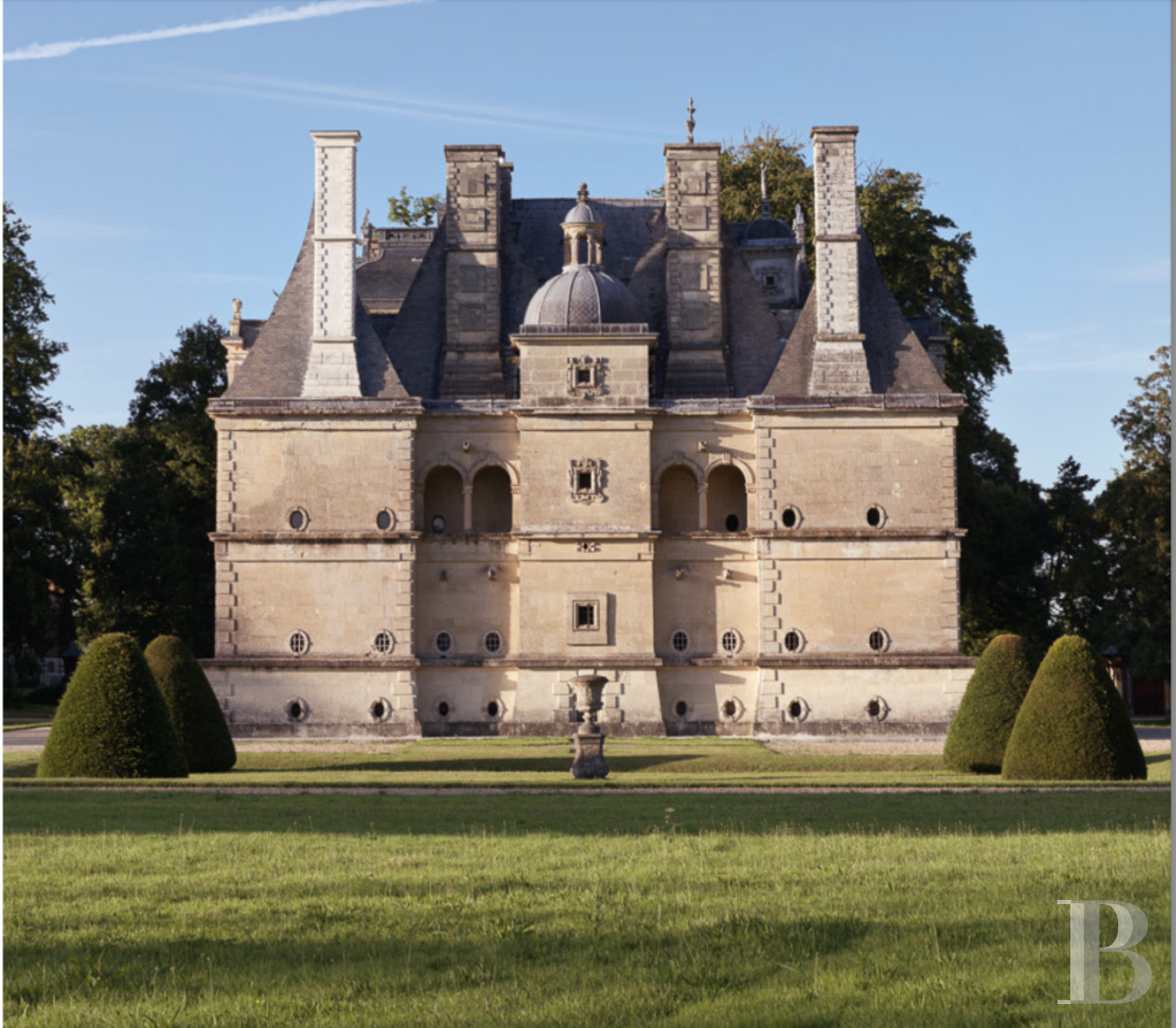 En Normandie, au sud-est de Fécamp, un domaine et ses multiples dépendances au milieu d’un immense parc - photo  n°6